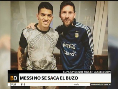 Lio Messi no se saca el buzo