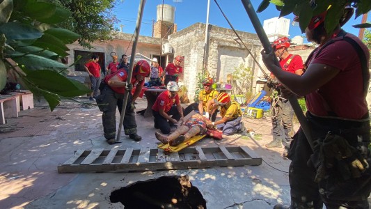 Córdoba: rescataron a una mujer de 84 años que cayó a un pozo