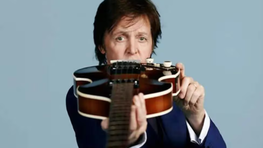 Tras una búsqueda mundial, encontraron el bajo robado a Paul McCartney hace 51 años