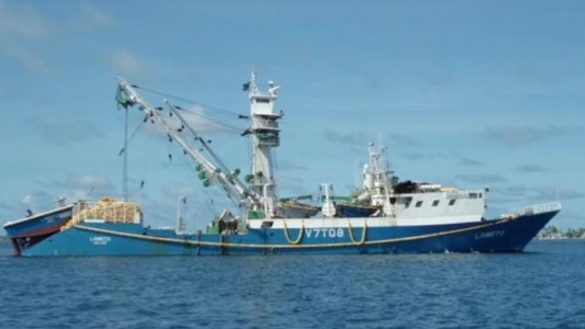 Rescataron a seis personas tras estar 37 días a la deriva en el Pacífico