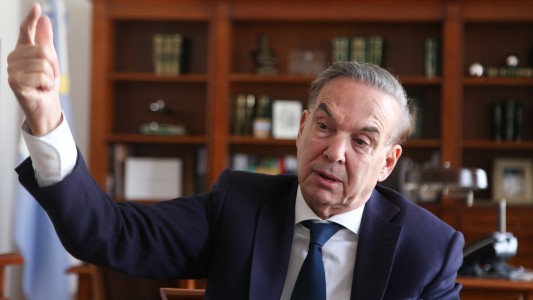 Pichetto advirtió a Milei: "Un pacto implica diálogo, no un sistema de adhesiones"