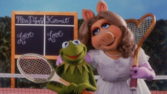 Miss Piggy le canta "Hello' de Adele a su expareja, la Rana René
