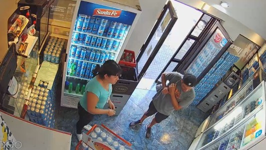 Video: pegó, robó, huyó y fue atrapado por los vecinos