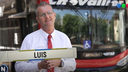 Profesiones Argentinas: los choferes de micros cuentan los secretos de la vida en la ruta