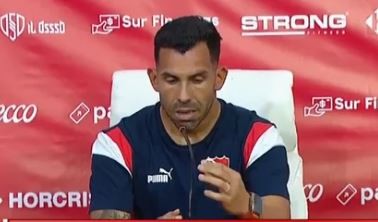 Tevez, “caliente” con el arbitraje tras el empate ante Barracas: “Nos cagaron"