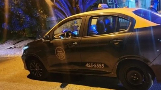 Rosario: asesinaron a balazos a un taxista y suspendieron el servicio para reclamar seguridad