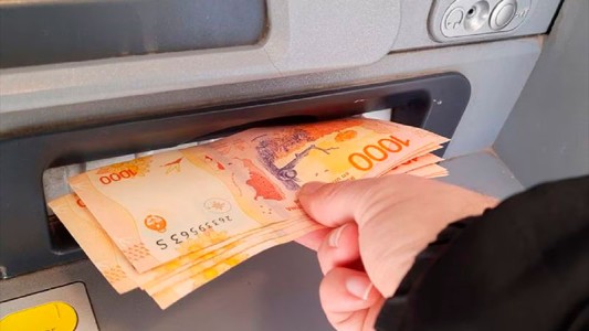 Los salarios se desplomaron un 18% en los primeros 50 días de Gobierno de Javier Milei