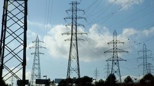 Energía en crisis: Transener informó que no podrá pagar sueldos por la deuda de Cammesa