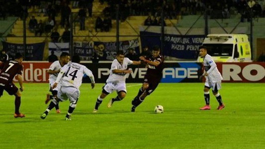 Lanús sufrió en Formosa pero por los penales sigue en la Copa Argentina