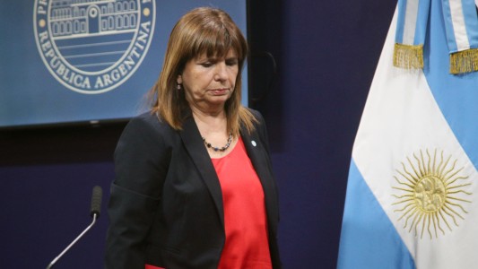 Bullrich anticipó que la violencia en Rosario será juzgada como "actos de terrorismo"