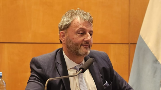 Milei echó al secretario de Trabajo por los aumentos de sueldo a funcionarios del Gabinete