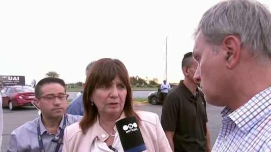 Integrantes de las fuerzas federales llegaron a Rosario y fueron recibidos por Patricia Bullrich