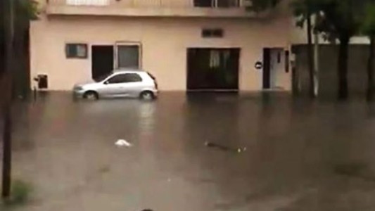 Se confirmó cómo murió el hombre que apareció flotando en una calle inundada de Valentín Alsina