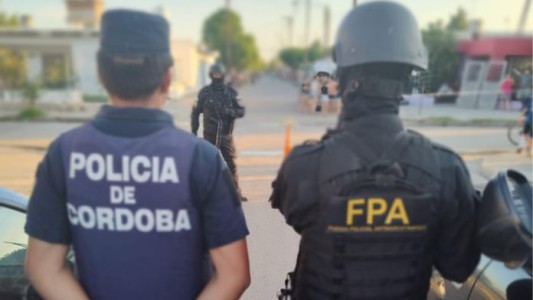 Córdoba: conducía borracho por la Ruta 38, chocó y fue detenido por tenencia de drogas