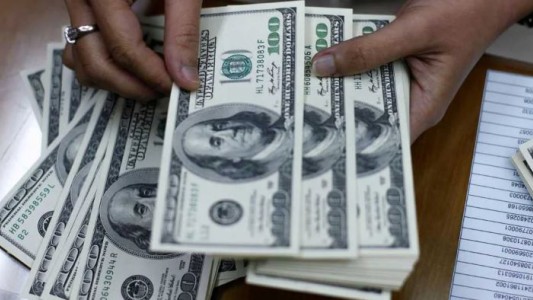 El dólar blue saltó $15 mientras que los financieros corrigieron la suba de la jornada anterior