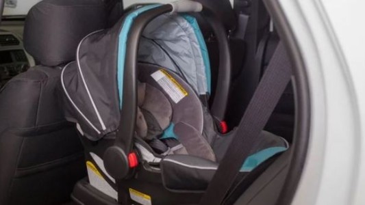 Neuquén: murió el nene que quedó encerrado en el auto de su padre