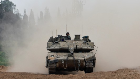 Israel dice que mató a 170 hombres armados en asalto a un hospital en Gaza