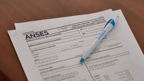 El domingo termina el plazo para presentar la libreta de la AUH 2023