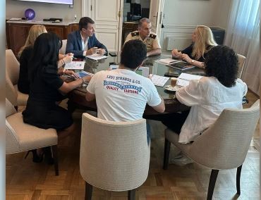 El festejo de Karina Milei en Casa Rosada por su cumpleaños y el saludo de Milei