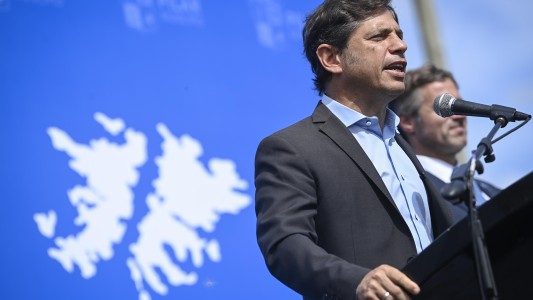 Kicillof criticó a Milei tras el acto por Malvinas: "No se puede tener como ídola a Margaret Thatcher"