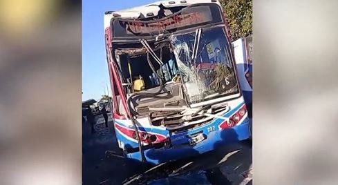 Dos colectivos chocaron en San Justo: hubo 40 heridos