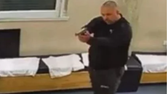 Reabre la peluquería donde uno de los estilistas mató a un compañero