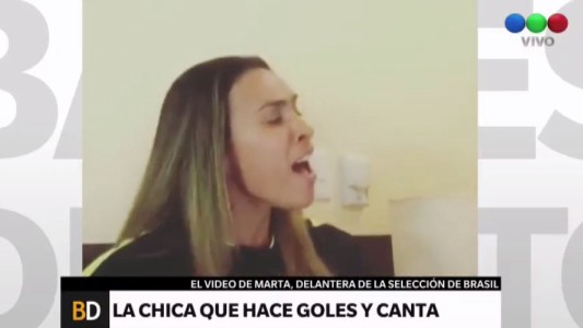 Marta, la delantera brasileña que también canta