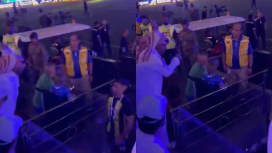 A los latigazos en pleno partido: al insólita postal que se dio en una cancha de Arabia