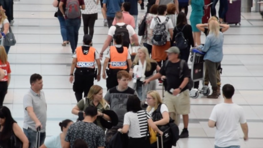 Reforzaron la seguridad en embajadas y aeropuertos tras el fallo sobre el atentado a la AMIA