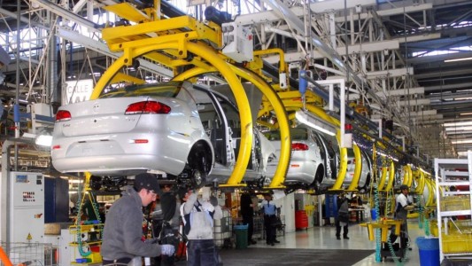 Crisis en la industria automotriz: General Motors vuelve paralizar su planta en Santa Fe