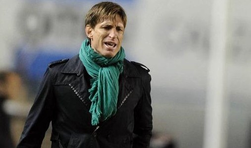 A días del inicio del torneo, Racing echó al DT