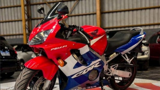 Detuvieron a un hombre que intentó vender la llave de una moto subastada