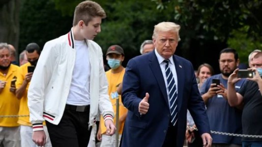 Barron, el hijo menor de Trump, representará a Florida en la convención republicana