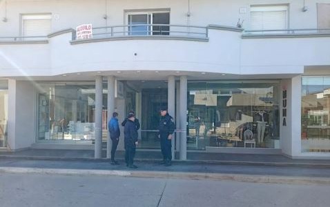 Córdoba: una mujer fue asesinada en la puerta de su trabajo por su ex pareja, quien se quitó la vida