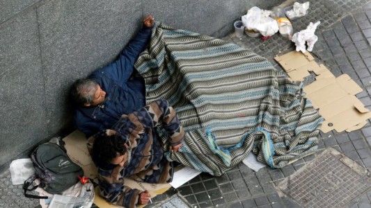 La pobreza alcanzó casi el 49% en abril, según la Universidad Di Tella