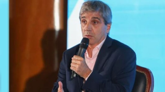 Caputo anunció que en abril también se alcanzó superávit financiero: "Estamos en el rumbo correcto"