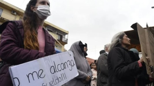 Misiones: Docentes, trabajadores de salud y judiciales se sumaron al acampe policial
