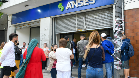 Oficializaron el aumento de asignaciones familiares, jubilaciones y pensiones