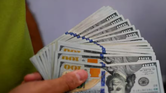 El dólar blue subió $50 y alcanzó un nuevo récord