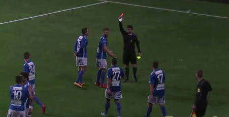 Video: hizo tres goles, ensayó un festejo memorable y fue expulsado