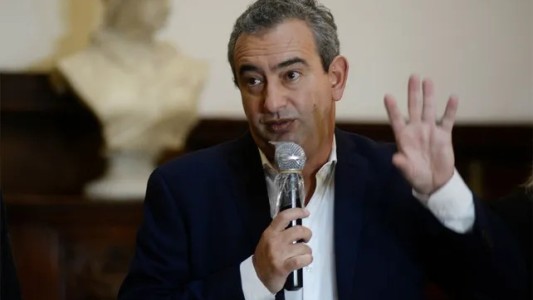 Javkin le bajó el tono a la pintada contra Di Maria y pidió separar amenaza de folklore