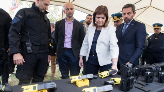 La Policía Federal empezará a utilizar pistolas Taser en las estaciones de trenes