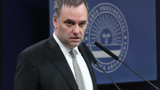 "Apoyo total": Adorni desmintió que Pettovello haya presentado la renuncia