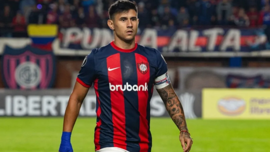 River avanza por el delantero paraguayo de San Lorenzo, Adam Bareiro