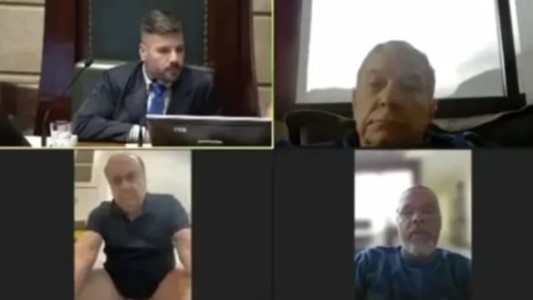 Brasil: concejal se mostró sentado en el inodoro en medio de una sesión virtual