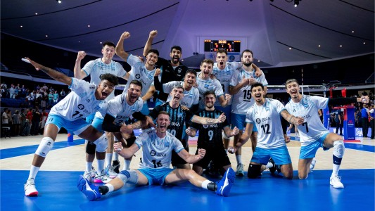 La selección argentina de vóley se impuso a Serbia y quedó a un paso de los Juegos Olímpicos