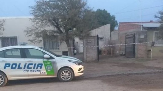 Río Negro: asesinaron a un taxista a puñaladas y le prendieron fuego la casa