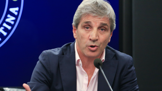 Según Caputo, "se recomponen fuerte los ingresos" y "hay claros signos de recuperación"