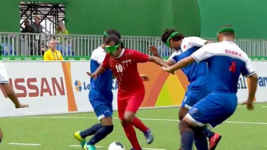 El golazo "maradoniano" de un futbolista no vidente en los Paralímpicos de Rio