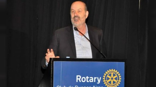 Sturzenegger llamó a desarmar el “triángulo de las Bermudas” de empresarios, sindicalistas y peronismo